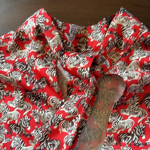 JB by Julie Brown Red Zebra 🦓 Print Blouse/ Size 8 - Picture 7 of 8
